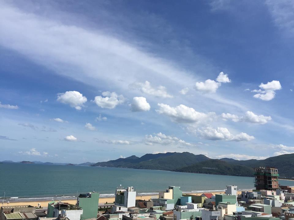 Отель Khach San Tram Anh Куинён Экстерьер фото